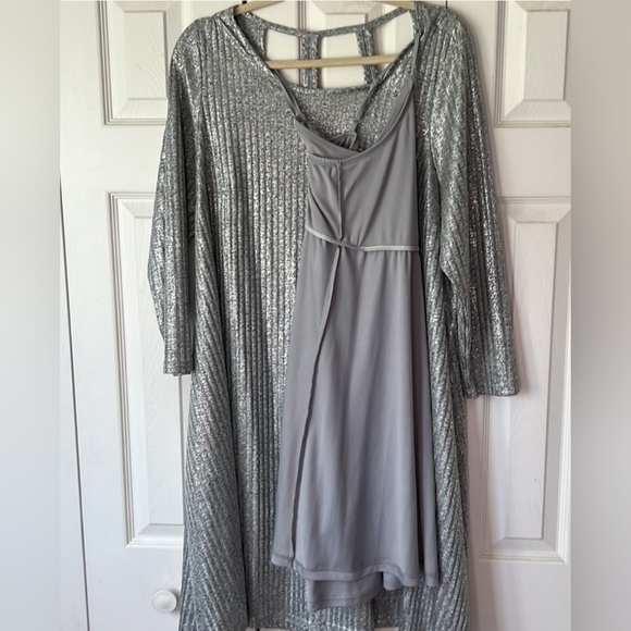 Torrid silver metallic ribbed shimmer dress size 2 - Picture 2 of 5